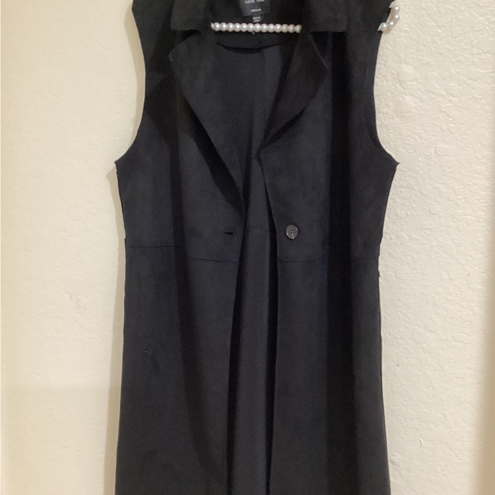 Black Sleeveless Vest